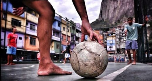 O RACISMO GANHA DE GOLEADA NO PAÍS DO FUTEBOL